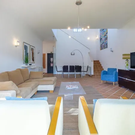 Apartment Principes Townhouse *